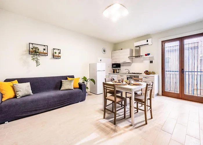 Dom wakacyjny Lovely In With Wifi Trappeto (Sicily)